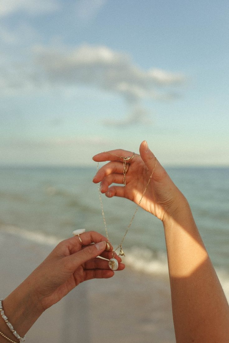 Нови & Прекрасни