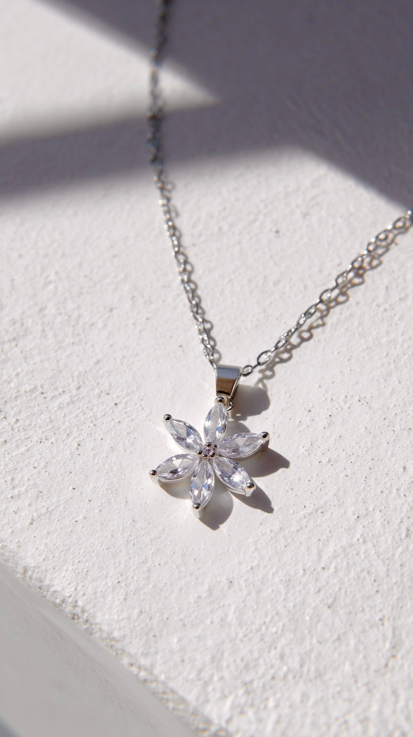 Сребристо Колие Lily