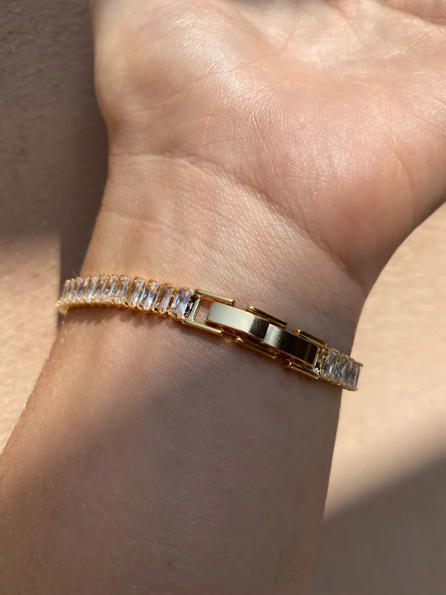 Златиста Гривна Aurelia